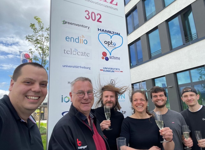 Philipp Baaske celebrating with a portfolio team