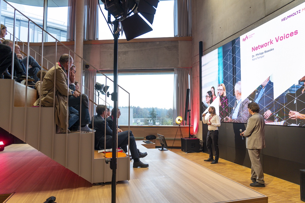 Philipp Baaske on stage at a Helmholtz &lsquo;Network Voices&rsquo; event